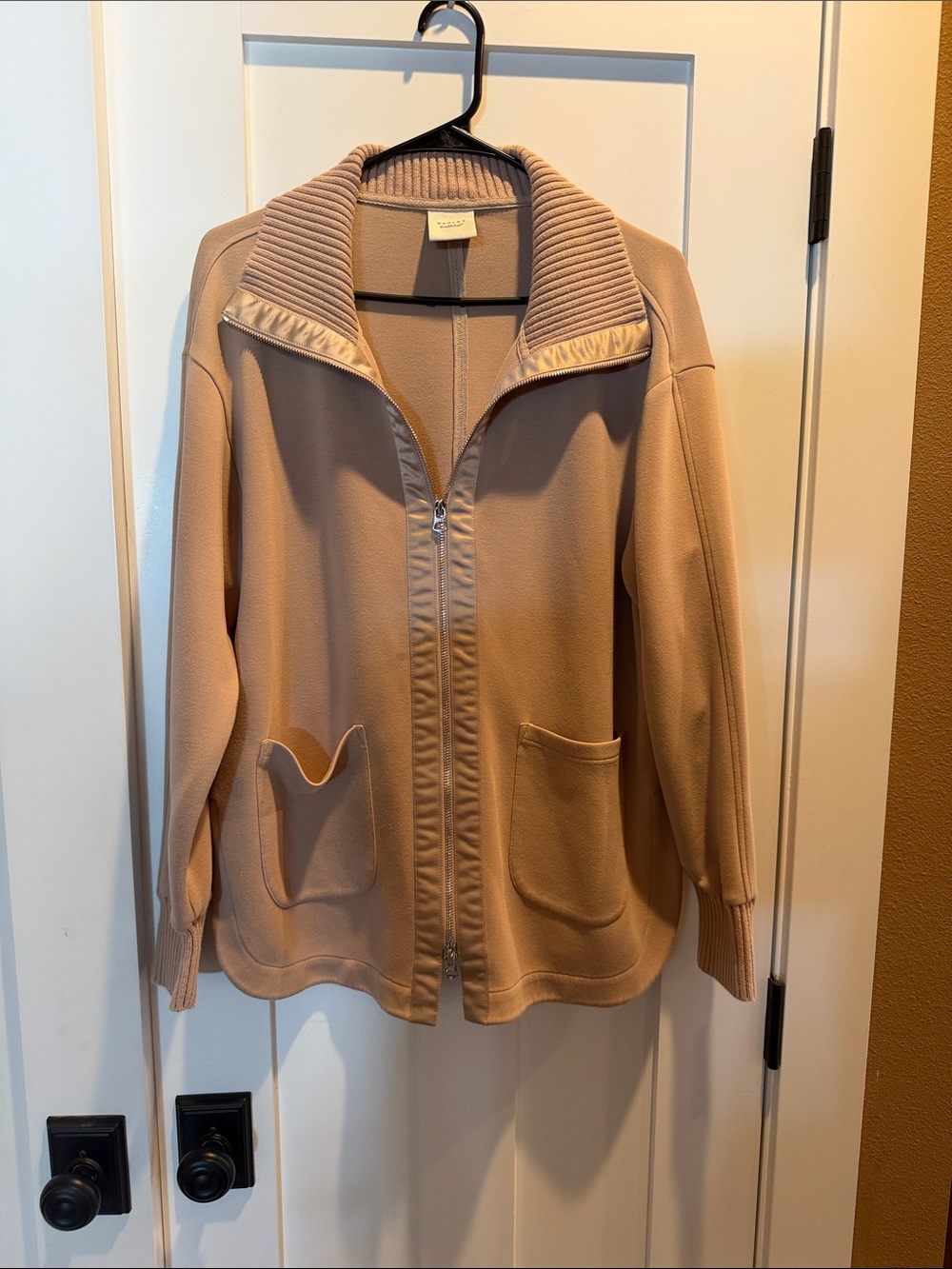 Varley SET- Taupe Full‑Zip through Jacket with Ribbed Collar and matching pants